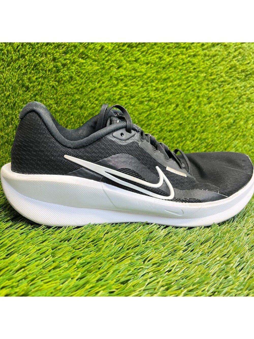 Nike Downshifter 13 Womens Size 9.5 Black White Athletic Running Shoes Sneakers